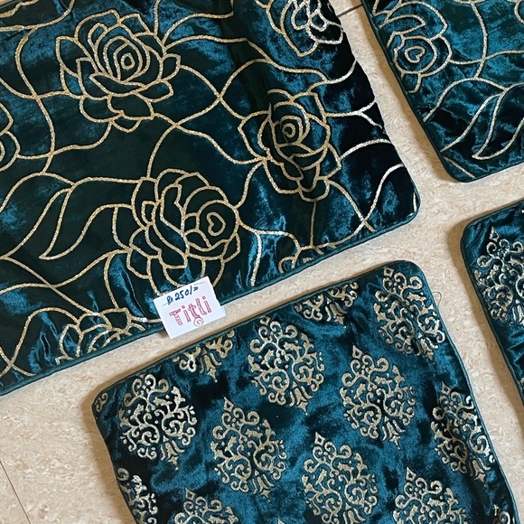 Set of 4 velvet cushion covers - Picture 2 of 2